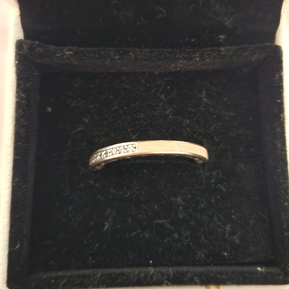 💍✨️ Pandora Radiant Hearts Size 7 Ring